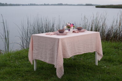Nappe de 100% lin rose.