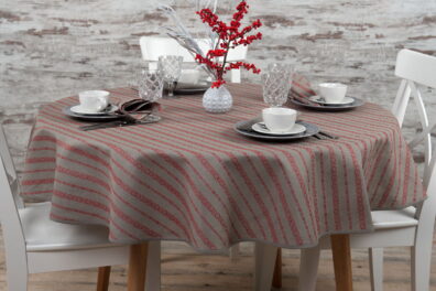 Nappe ronde / ovale beige de lin coton en rayures rouges ornementales.