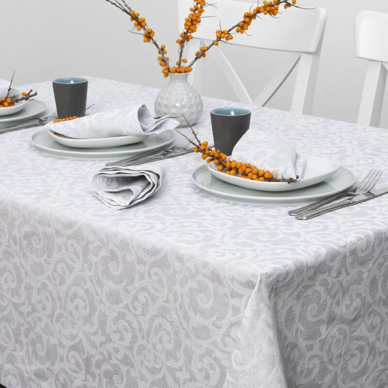 Nappe gris clair de lin coton en motif de fleur avec fils de lurex.