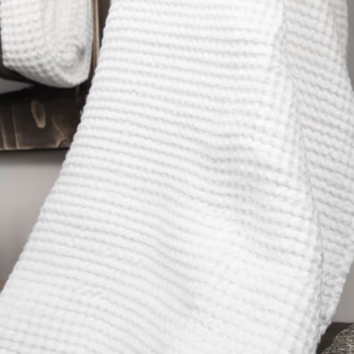 Drap de lin-coton blanche structure gauffrée.