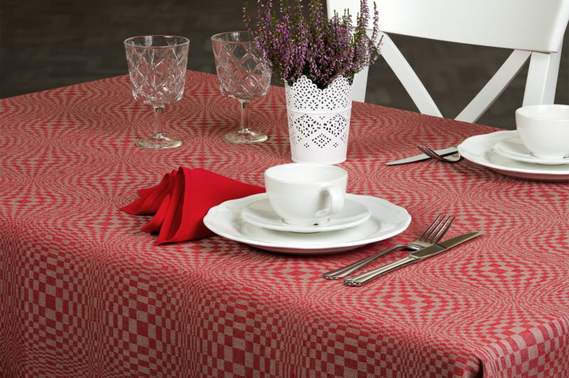 Nappe de lin coton rouge en design en l’affect à carreaux 3D.