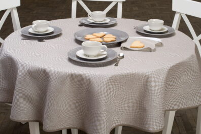 Nappe ronde / ovale de lin coton beige en design en l’affect à carreaux 3D.