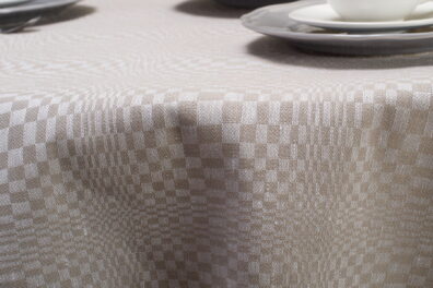 C`est un melange des couleurs blanc et naturelle de lin.