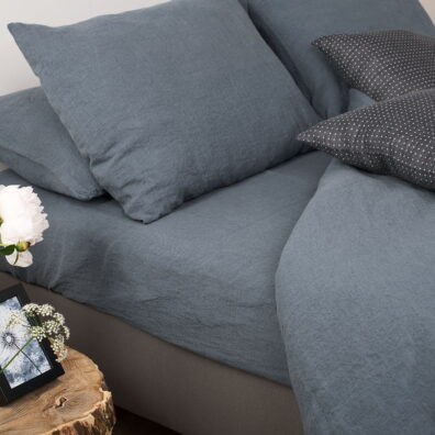 Drap de lin bleu gris, lavé, peut être – finition simple ou avec élastique.