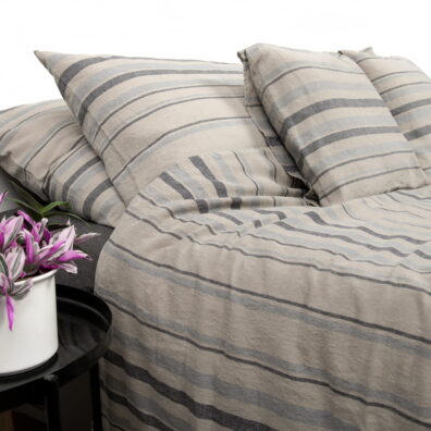 Housse de couette de lin coton en rayures.