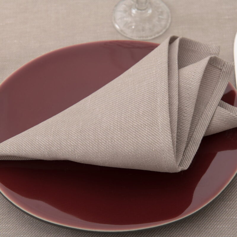 Serviette de lin coton en couleur vieux rose.