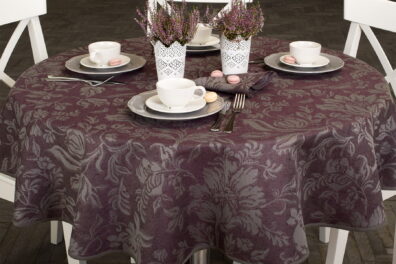 Nappe ronde / ovale de lin coton Jacquard bordeaux avec des fleurs.