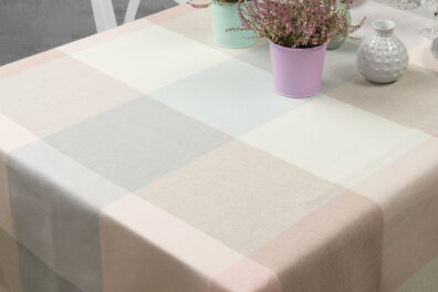 Nappe de lin coton a carreaux large.