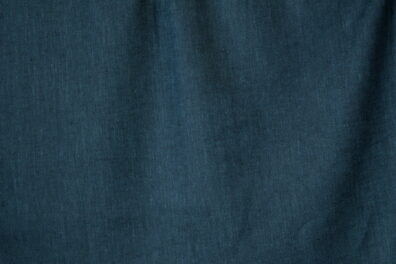 Tissu de lin, couleur bleu foncé de jeans.