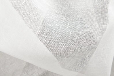 Tissu de lin blanc cassé transparent