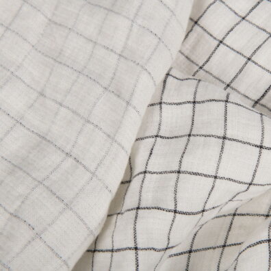 Tissu blanc lin lavé à carreaux noires, double face