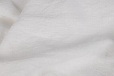 Tissu blanc cassé de lin lavé en largeur 295cm.