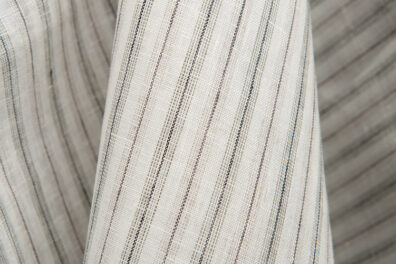 Tissu blanc de lin en rayures fines