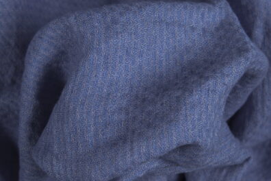 Tissu bleu clair de lin lavé dessin rayures