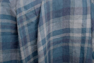 Tissu de lin bleu clair lavé à carreaux