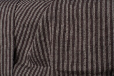 Tissu brun de lin et laine lavé en rayures