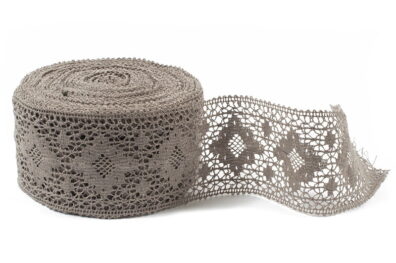 Dentelle naturelle de lin en largeur des 9cm.