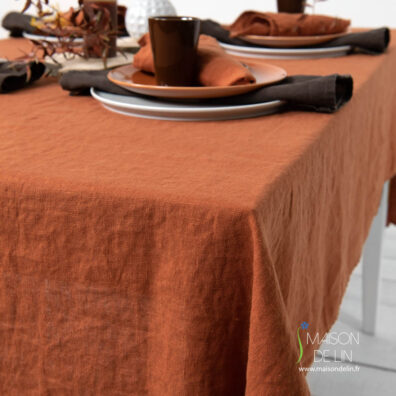Nappe de 100% lin lavé.