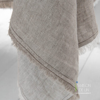 Nappe de lin double face.