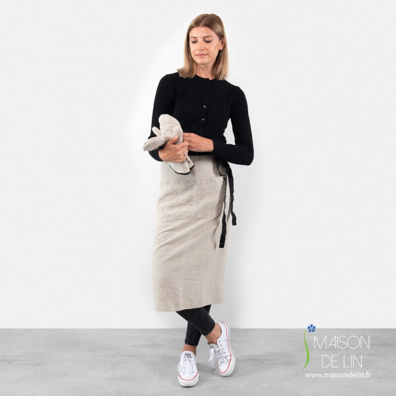 Tablier bistro long de lin lavé adulte en couleur beige.