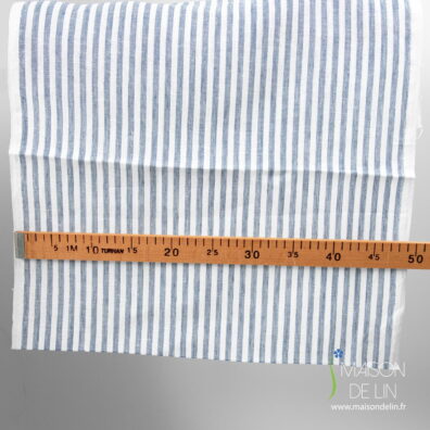 Largeur de tissu 50cm. Largeur des rayures 7mm.