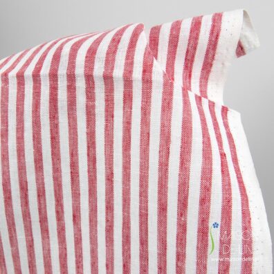 Tissu lin étroit en rayures rouges et blancs.