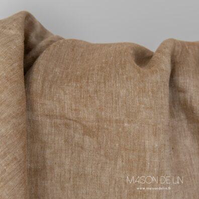 Tissu grande largeur couleur brune, composition 100% lin.