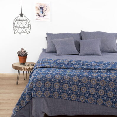 Linge de lit en lin coton.