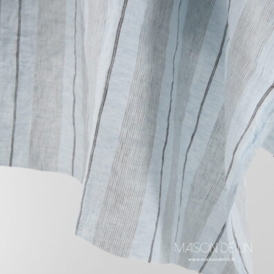 Tissu lin rayures bleues.