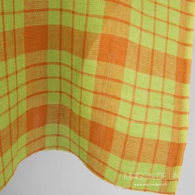 Tissu vert lin et orange a carreaux 3cm.