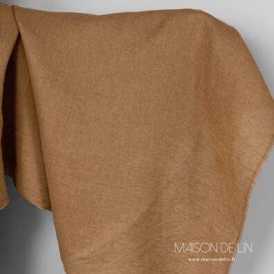 Lin brun en design. En mélange des couleurs brun et jaune. 