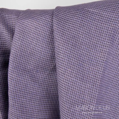 Lin gaufré couleur violet.