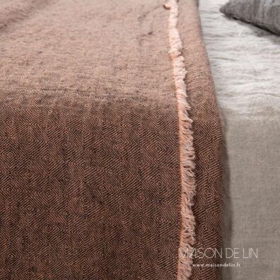 Dessus de lit lin lave avec franges 1.5cm. sur tout les bords.