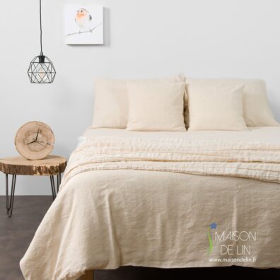 Linge de lit metis crème.