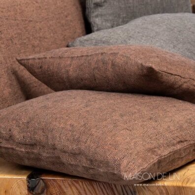 Housse de coussin lin lavé brun gris en tailles differentes.