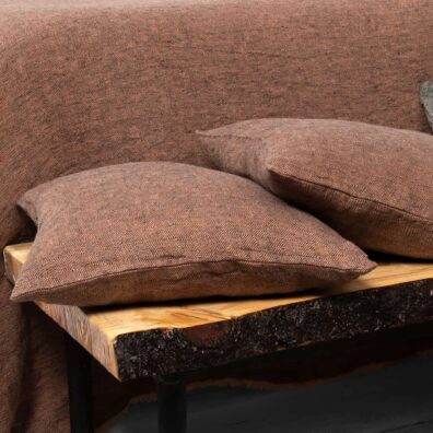 Housse de coussin lin lavé brun gris en design des rombs.