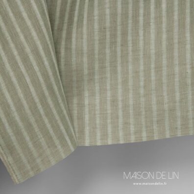 Tissu lin ajouré melange des couleurs vert pâle et vert menthe.