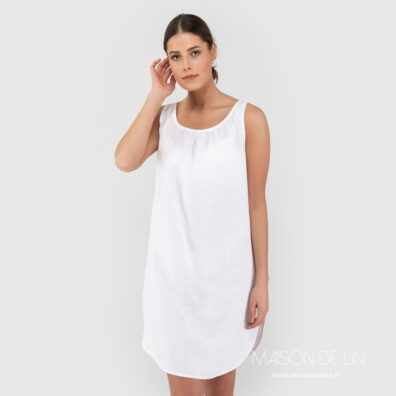 Robe de nuit lin lavé en couleur blanc optique.