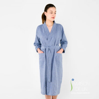 Peignoir kimono lin coton en couleur bleu en rayures fines blanches pour femmes.