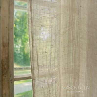 Rideau lin beige lavé, transparent.