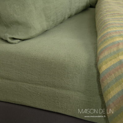 Drap de lin vert olive, lavé, peut être - finition simple ou avec élastique.