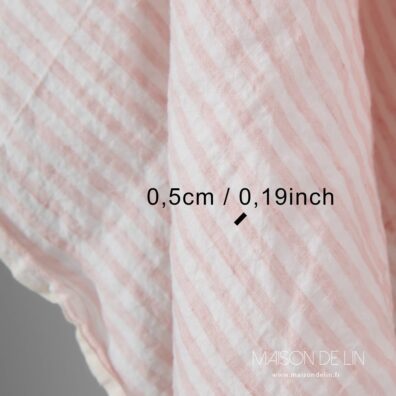 Tissu lin rayures roses et blanc cassé, lavé en largeur 295cm.pour les rideaux et linge de lit.