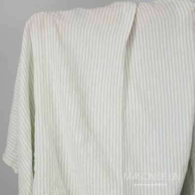 Tissu lin rayures vertes et blanc cassé, lavé en largeur 295cm. et 180cm.