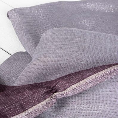 Tissu pourpre gris en lin avec fils de lurex double face.