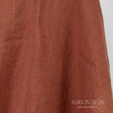 Tissu lin rouge, melange de rouge et brun.