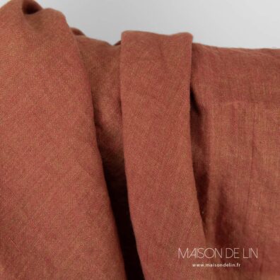 Tissu lin rouge, melange de rouge et brun.