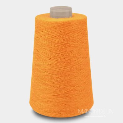Fil de lin orange clair.
