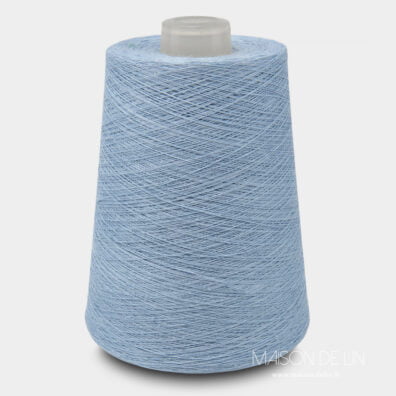 fils de lin bleu clair.